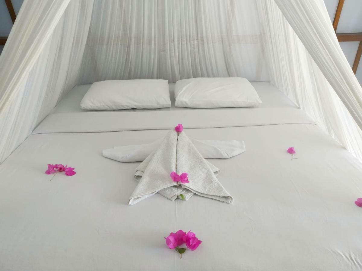 Sunset Beach Bungalow Gili Meno Dış mekan fotoğraf