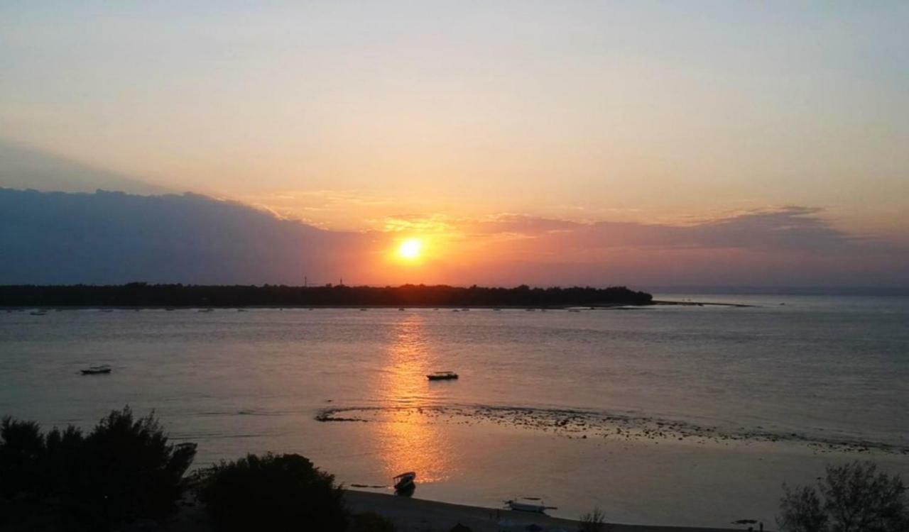 Sunset Beach Bungalow Gili Meno Dış mekan fotoğraf
